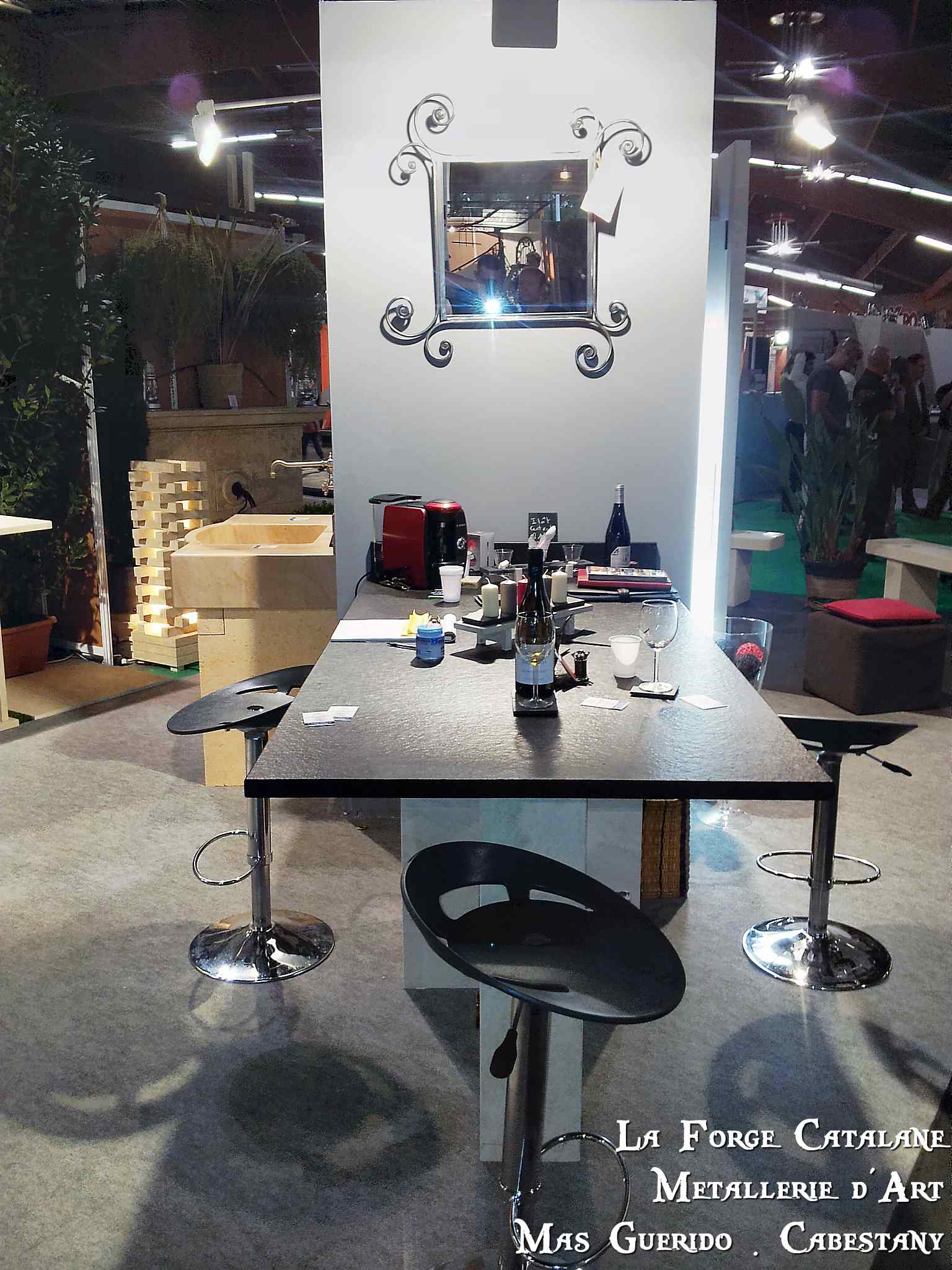 Mobilier encadrement miroir fer forge catalane cabestany.jpg